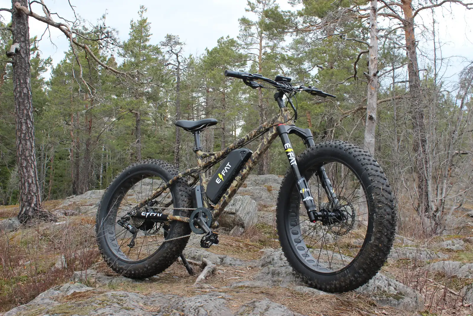 E/FAT 1000W sähkömaastopyörä kapeammilla renkailla