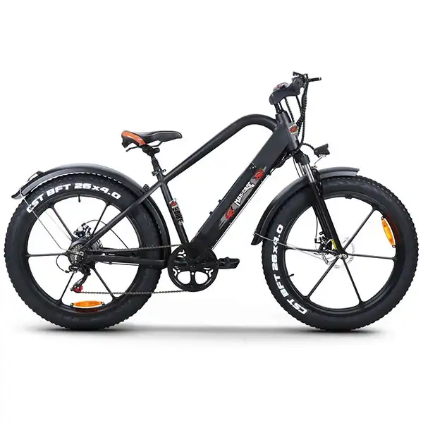 Mad-Croc MR6 sähköinen fatbike 26×4 renkailla lumisessa maisemassa